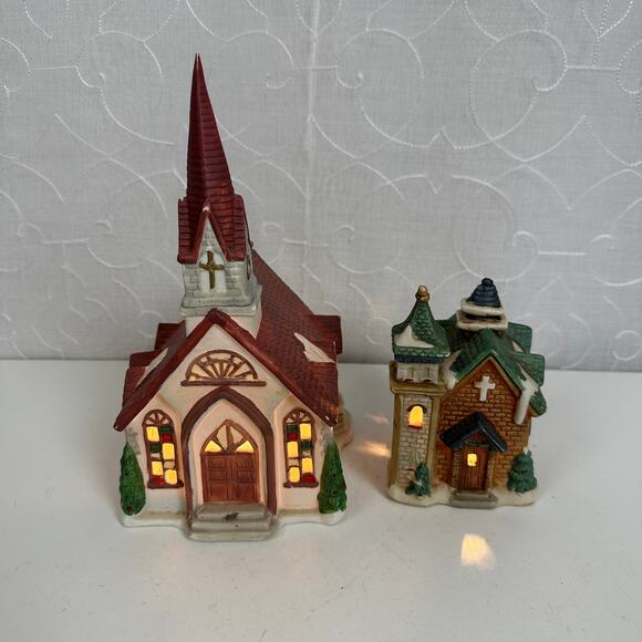 Dickensville Hand-Painted Porcelain White Lighted Church Christmas Village Decor - Picture 1 of 11